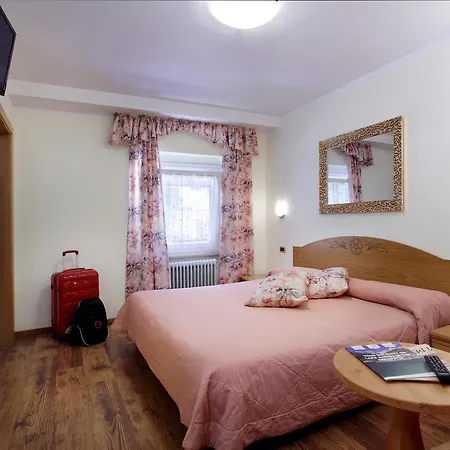 Olympia Hotel 3*